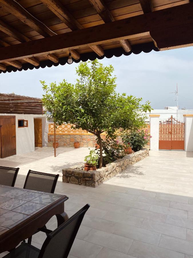 Archangelos Family House Bagian luar foto